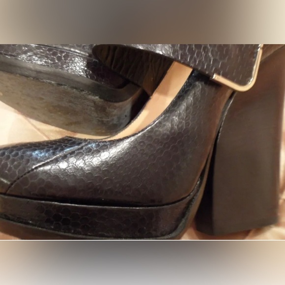 Lanvin RARE Black Snakeskin Maryjane Platform 8.5 womens Heel w/ Gold buckle - Picture 3 of 10